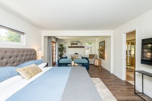 4 slaapkamers, een strijkplank/strijkijzer, reisbedje, wifi