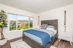 4 Schlafzimmer, Bügeleisen/Bügelbrett, Reisekinderbett, WLAN