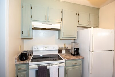 Lovely 3BR/2BA Condo in great location, cozy place