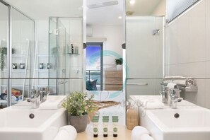 Executive Apartment | Bathroom