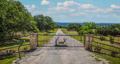 Blue Cottage | Close to Wineries | Peaceful