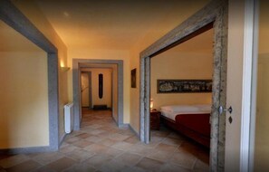 1 bedroom, desk, iron/ironing board, travel cot - Casa Rubinacci Luxury Appartament cumana (Napoli)