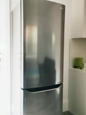 Interior - Modern 1BR Suite, Quiet Vancouver Westside, Free Parking (Vancouver)