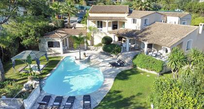 VILLA 330m2, heated pool and Jacuzzi