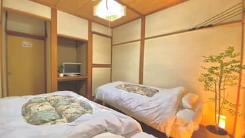 10 quartos, escrivaninha, Wi-Fi de cortesia, roupa de cama