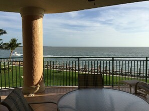 Outdoor dining - Cape Marco Monterrey with Oceanfront Views at Marco Island (Marco Island)