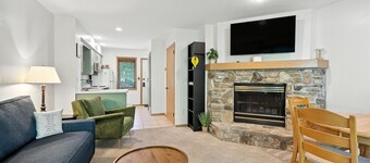 *Central Fish Creek* - Near Peninsula State Park and Shopping!