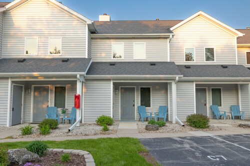 *Central Fish Creek* - Near Peninsula State Park and Shopping!