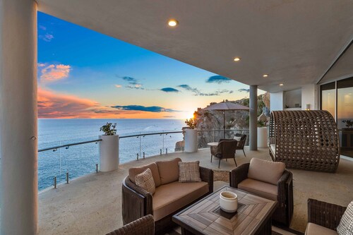 Cliffside Villa with Ocean View, Pool, Sauna, Butler