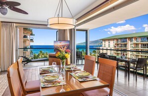 Outdoor dining - Maui Resort Rentals: Honua Kai - 3 Total Bedrooms, Stunning 6th Floor Ocean Views! (Lahaina)
