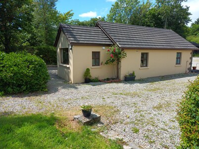 Sea View 1-Bed Cottage, Sleeps 2 w/ Private Garden