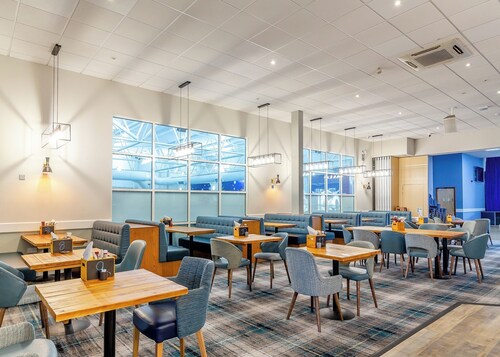 Apartment with Access to Pool, Spa & Soft play