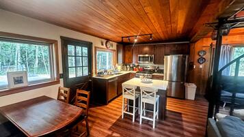 Frigorífic, microones, forn i placa de cuina