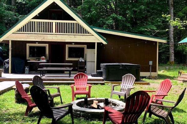 Fire pit, Hot tub, and Cabin deck