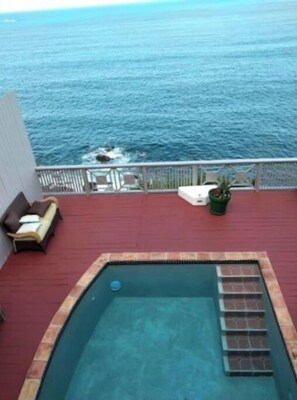 حمّام سباحة خارجي