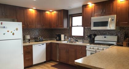 Pickle Haven Retreat Center—South Haven—Private Pickleball Court + More Sports!