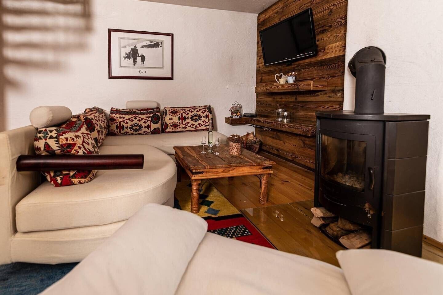 TV, fireplace, table tennis