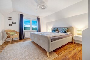 2 slaapkamers, een strijkplank/strijkijzer, gratis wifi, beddengoed