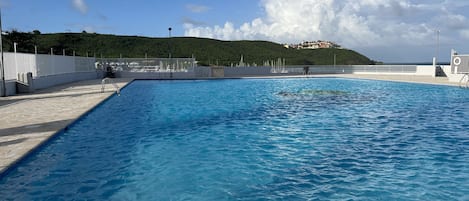 プール