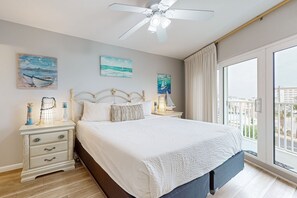 2 bedrooms, iron/ironing board, Internet, bed sheets - Fourth-floor condo with partial Gulf views, WiFi, balcony, pool & tennis (Fort Walton Beach)