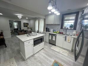 電子レンジ、オーブン、コンロ、食器洗い機