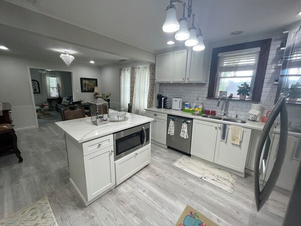 Micro-ondas, fogão, cooktop, lava-louças