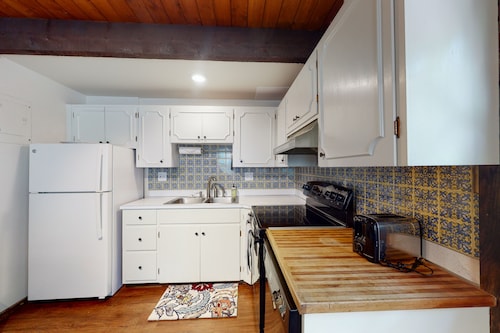 Quiet mountain-view condo with patio, fireplace & grill - walk to Vail bus