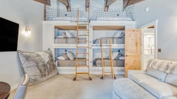 3 bedrooms, internet, bed sheets