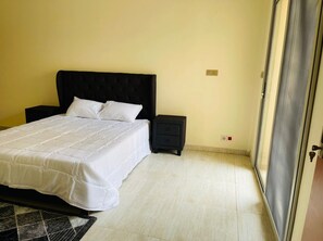 2 chambres, fer et planche à repasser, accès Internet, draps fournis