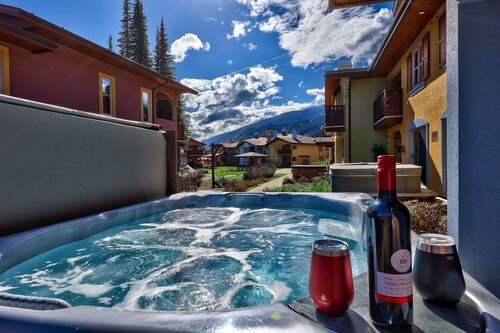 Central location, Ski in/Ski out, Private Hot Tub