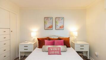 2 bedrooms, WiFi, bed sheets