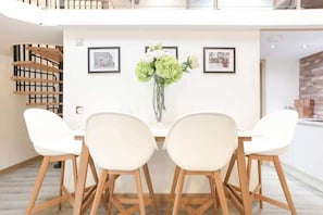 Dining - LN Collection - Grassmarket (Edinburgh)