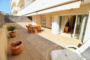 Outdoor dining - Puerto Romano II 88 by homeprive (Denia)