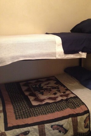 3 bedrooms, WiFi, bed sheets