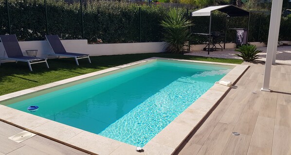 Piscine extérieure, piscine chauffée