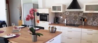 Villa classified 4 stars with air conditioning, heated swimming pool. 