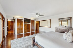 4 habitaciones, tabla de planchar con plancha, internet y ropa de cama 