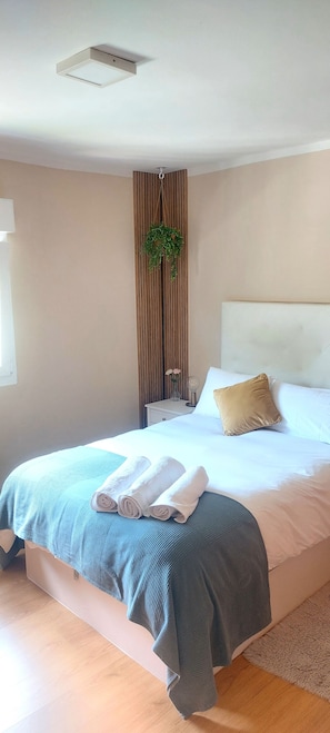2 bedrooms, iron/ironing board, free WiFi, bed sheets