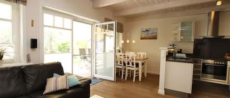 TV, fireplace, DVD player, stereo