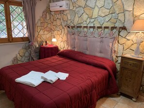 7 bedrooms, iron/ironing board