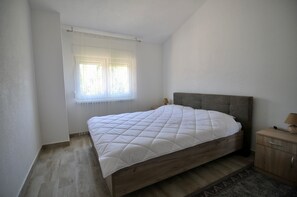 1 soverom, strykejern/-brett, wi-fi (inkludert) og sengetøy