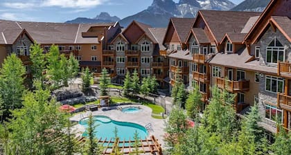 Beautiful one-bedroom luxury hotel suite in Canmore near Banff National Park