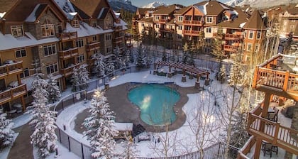 Beautiful one-bedroom luxury hotel suite in Canmore near Banff National Park