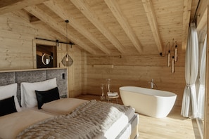 3 chambres, coffre-fort, bureau, lit de bébé portatif