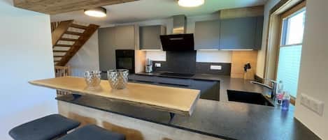 Fridge, oven, dishwasher, toaster