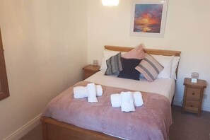 2 chambres, fer et planche à repasser, lit parapluie, Wi-Fi gratuit