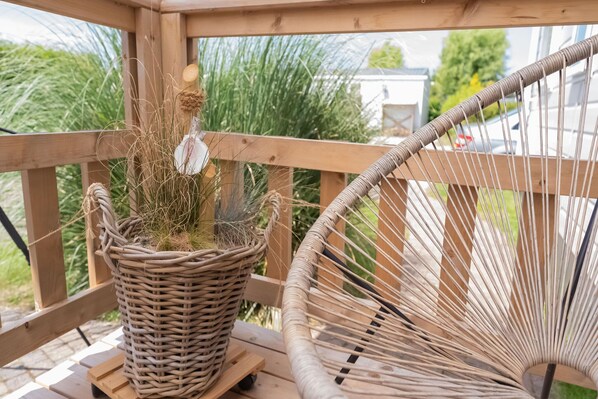 Property grounds - Luxury chalet with garden in quiet location in Renesse (Renesse)