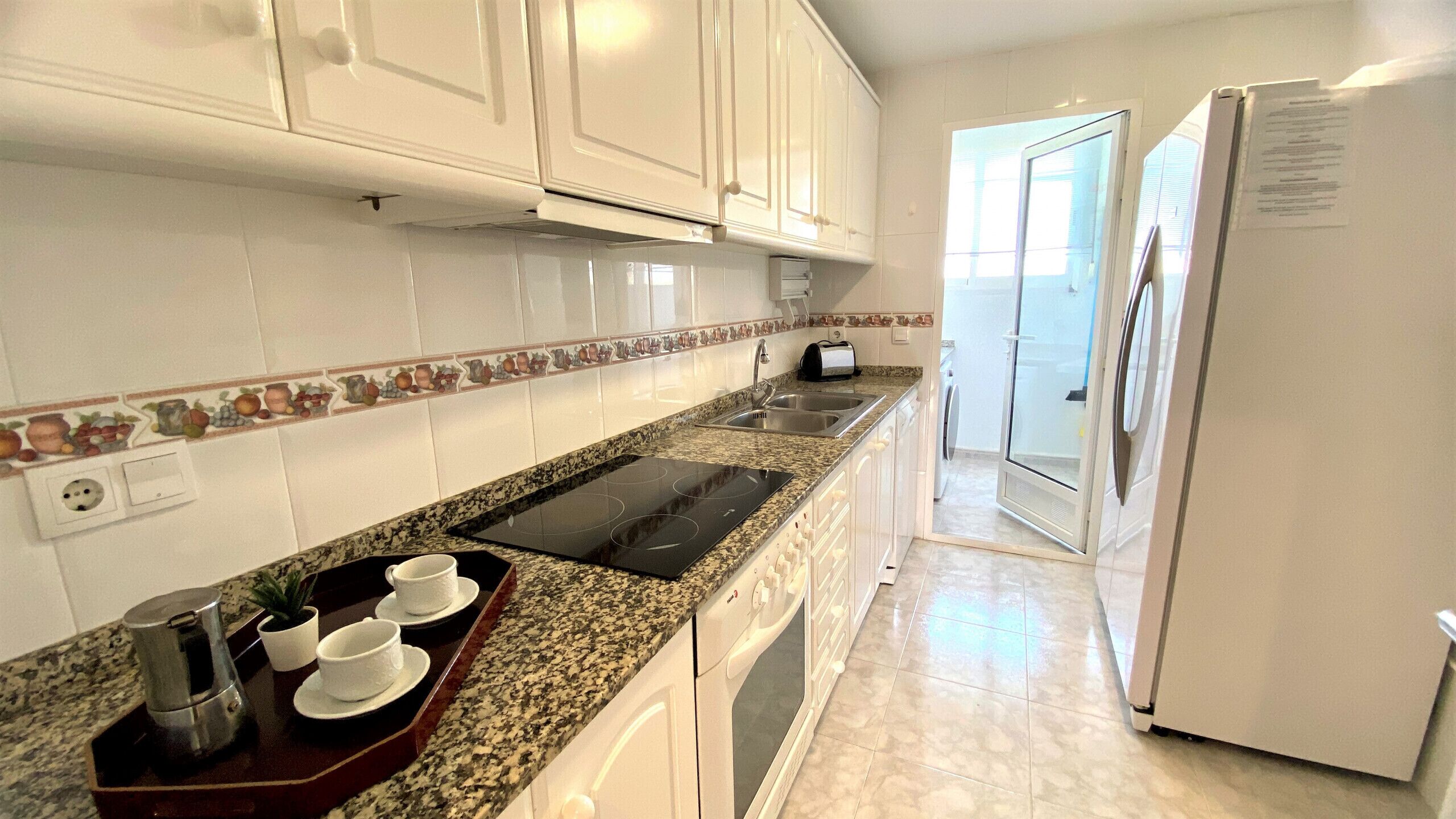 Refrigerador, microondas, horno, lavavajillas