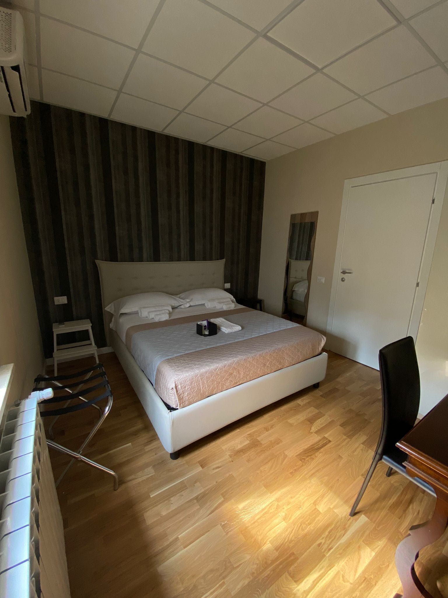 Your B&B at the center of your commitments - 5 min from the Municipal Villa