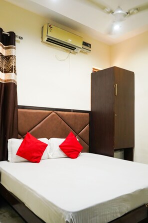 Free WiFi, bed sheets